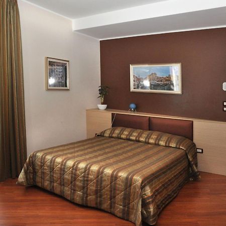 Dulcinea Hotel Múggia Exteriör bild