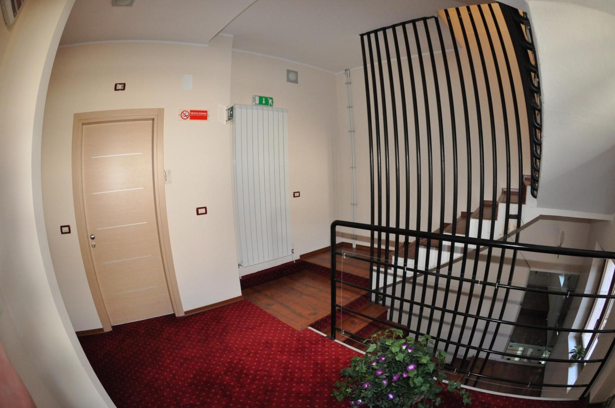 Dulcinea Hotel Múggia Exteriör bild